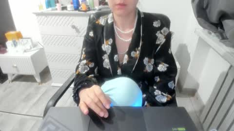 Snapshot of angel_lee__ chatting on 01-05-25, 04:27 angel_lee__ online show from 01-05-25, 04:27