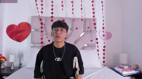 Snapshot of angel_luxx chatting on 02-26-26, 07:35 Angel online show from 02-26-26, 07:35