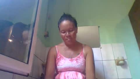 Snapshot of angel_mayah chatting on 06-01-26, 06:26 Angel Mayah online show from 06-01-26, 06:26