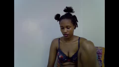 angel_mia5 online show from 11-25-25, 07:25