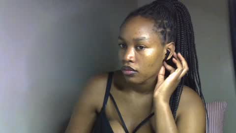 Snapshot of angel_mia5 chatting on 06-14-26, 02:24 angel_mia5 online show from 06-14-26, 02:24