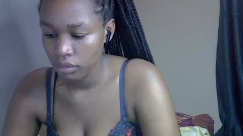 Snapshot of angel_mia5 chatting on 06-18-26, 01:06 angel_mia5 online show from 06-18-26, 01:06
