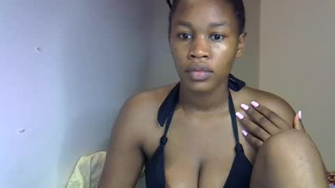 Snapshot of angel_mia5 chatting on 06-22-26, 01:40 angel_mia5 online show from 06-22-26, 01:40