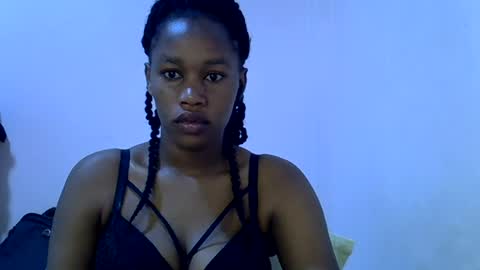 Snapshot of angel_mia5 chatting on 07-08-26, 01:32 angel_mia5 online show from 07-08-26, 01:32
