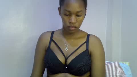 Snapshot of angel_mia5 chatting on 07-22-26, 02:42 angel_mia5 online show from 07-22-26, 02:42
