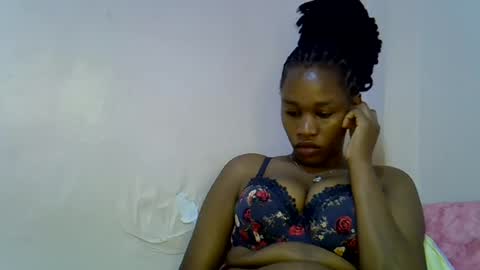 Snapshot of angel_mia5 chatting on 07-28-26, 03:54 angel_mia5 online show from 07-28-26, 03:54