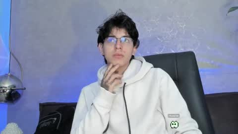 Snapshot of angel_scott2 chatting on 02-20-26, 11:43 angel_scott2 online show from 02-20-26, 11:43