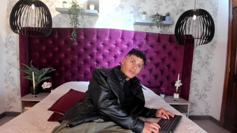 Snapshot of angel_silva_ chatting on 04-10-26, 11:59 Angel online show from 04-10-26, 11:59