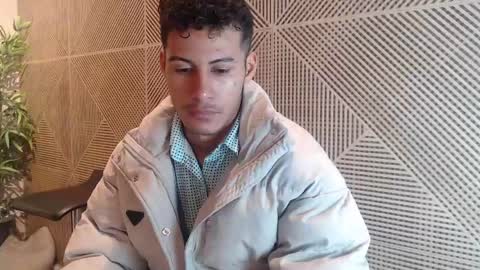 Snapshot of angel_silva_ chatting on 04-20-26, 01:25 Angel online show from 04-20-26, 01:25