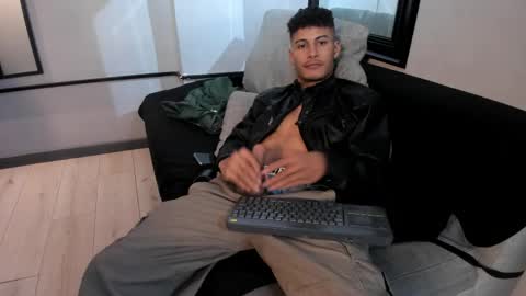 Snapshot of angel_silva_ chatting on 04-23-26, 12:29 Angel online show from 04-23-26, 12:29