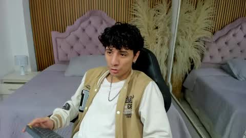 Angel online show from 06-05-26, 04:52