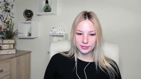 Angela online show from 03-10-26, 06:40