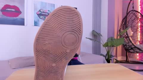 A N G E LA.  online show from 11-24-25, 03:39