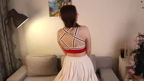 Snapshot of angela_franklin chatting on 06-21-26, 06:21 Elsa online show from 06-21-26, 06:21