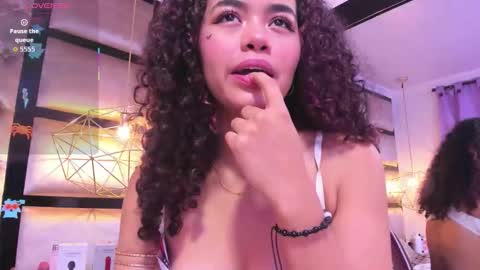 Snapshot of angela_lovee1 chatting on 01-10-26, 01:35 Angela online show from 01-10-26, 01:35