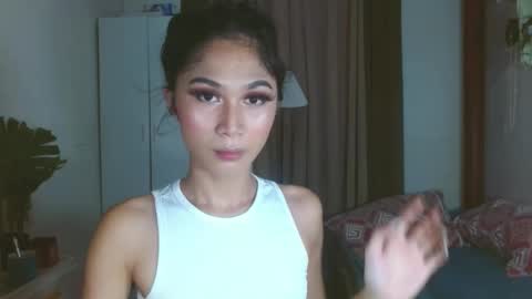 angela online show from 02-09-25, 03:22