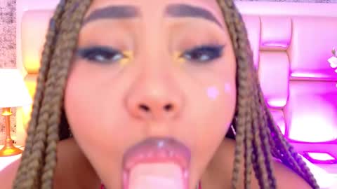 Angela Roberts online show from 03-08-26, 08:23