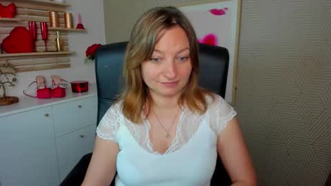 Snapshot of angela_samt chatting on 06-09-26, 06:03 Angela online show from 06-09-26, 06:03