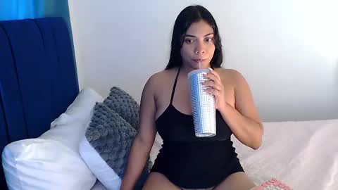 Snapshot of angela_santana_ chatting on 03-09-25, 01:37 Angela online show from 03-09-25, 01:37