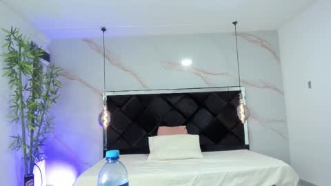 ANGELA online show from 11-07-25, 12:16