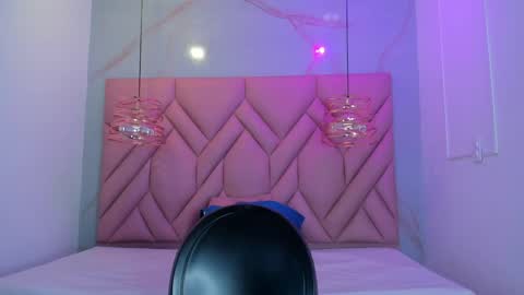 Snapshot of angelaa_cute chatting on 04-25-26, 06:38 ANGELA online show from 04-25-26, 06:38