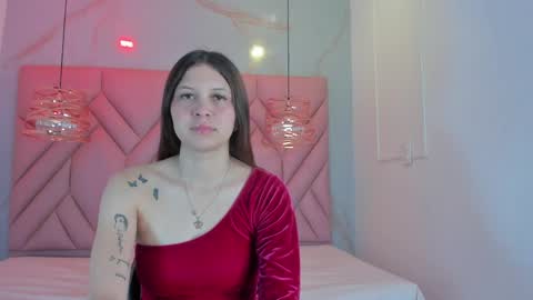 Snapshot of angelaa_cute chatting on 05-11-26, 12:11 ANGELA online show from 05-11-26, 12:11