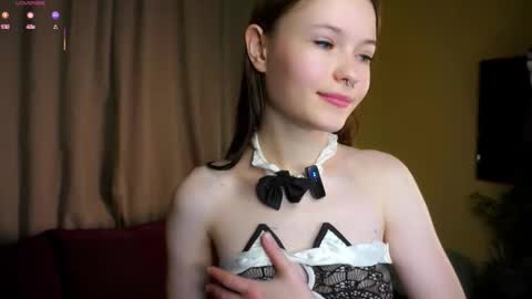 Snapshot of angelabalay chatting on 11-16-25, 11:16 Mary online show from 11-16-25, 11:16