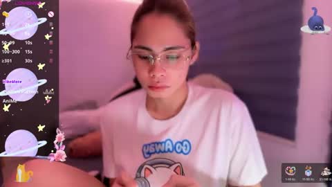 Snapshot of angelabigcock10 chatting on 10-21-25, 07:36 Jamie online show from 10-21-25, 07:36