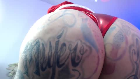 Snapshot of angelacianuro_2 chatting on 12-21-24, 01:47 Angela Cianuro online show from 12-21-24, 01:47