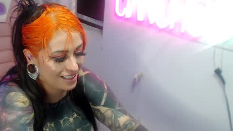 Snapshot of angelacianuro_2 chatting on 12-25-24, 09:13 Angela Cianuro online show from 12-25-24, 09:13