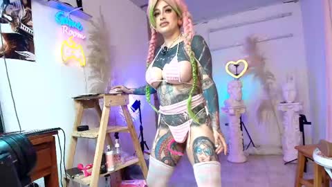 Snapshot of angelacianuro_2 chatting on 05-27-26, 03:14 Angela Cianuro online show from 05-27-26, 03:14