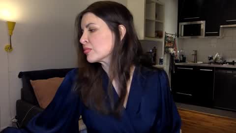 Snapshot of angeladarkk chatting on 01-24-25, 08:32 Angela online show from 01-24-25, 08:32