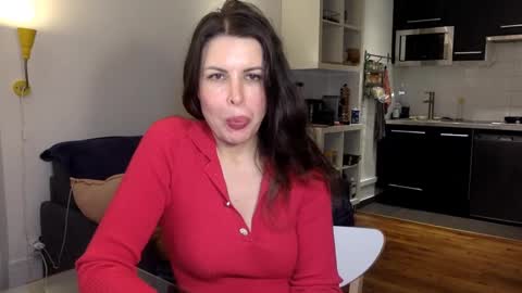 Snapshot of angeladarkk chatting on 01-25-25, 10:39 Angela online show from 01-25-25, 10:39