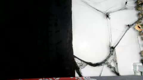 Snapshot of angelainparis28 chatting on 11-01-25, 06:59 ANGELA online show from 11-01-25, 06:59