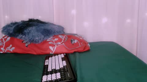 Snapshot of angelainparis28 chatting on 12-18-25, 05:57 ANGELA online show from 12-18-25, 05:57