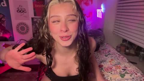 Snapshot of angelalex29 chatting on 02-11-26, 11:10 Alex online show from 02-11-26, 11:10