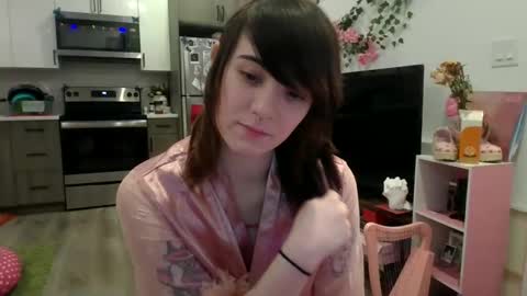 Snapshot of angelalice555 chatting on 10-04-25, 05:38 angelalice555 online show from 10-04-25, 05:38