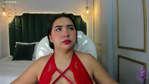 Snapshot of angelaluxi chatting on 12-30-24, 11:59 Angela online show from 12-30-24, 11:59