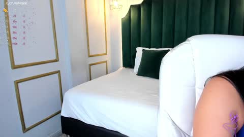 Snapshot of angelaluxi chatting on 01-17-25, 12:10 Angela online show from 01-17-25, 12:10