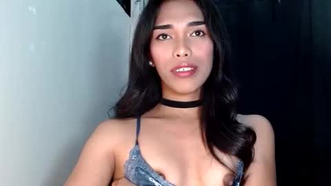 Snapshot of angelamonroe chatting on 04-10-26, 02:33 SENORITA online show from 04-10-26, 02:33