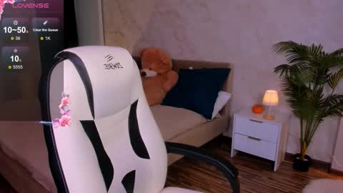 angelanabelle online show from 11-13-25, 09:47