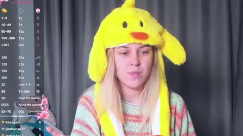 Darsi Anty online show from 10-31-25, 03:24