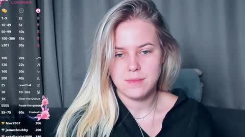 Darsi Anty online show from 11-17-25, 01:06