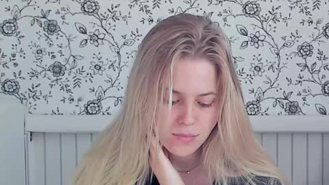 Snapshot of angelanty chatting on 05-14-26, 01:29 Darsi Anty online show from 05-14-26, 01:29