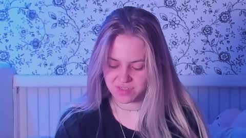 Snapshot of angelanty chatting on 05-25-26, 10:27 Darsi Anty online show from 05-25-26, 10:27