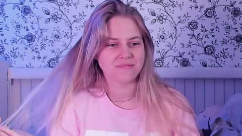 Snapshot of angelanty chatting on 05-31-26, 03:19 Darsi Anty online show from 05-31-26, 03:19