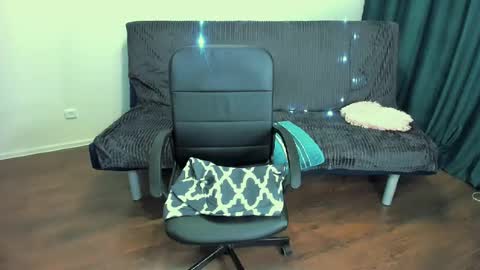 glow online show from 02-09-25, 08:13