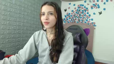 angelaturizo_ online show from 11-05-25, 06:57