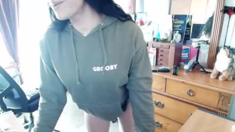 Angela Longcock online show from 04-06-26, 03:24