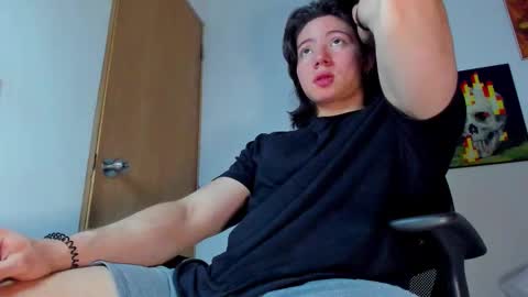 Snapshot of angelbennet_ chatting on 10-29-25, 12:46 Angel Bennet online show from 10-29-25, 12:46